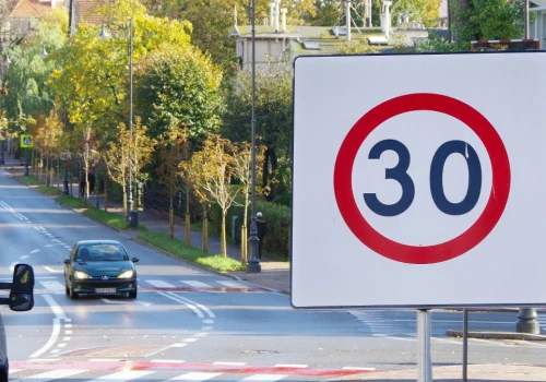 Nie trzeba kupować elektryków. Na ekologię wystarczy wolniejsza jazda