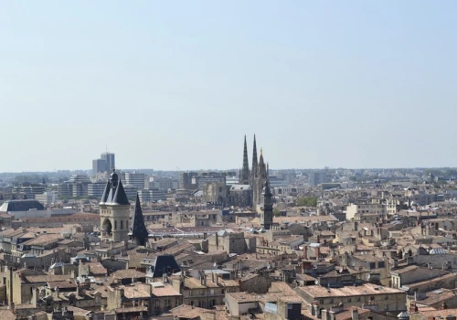 Mer Bordeaux uspokaja mieszkańców. Pożar nie zbliża się do miasta