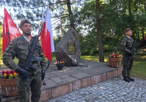 „Oni ocalili Londyn” – w Wał-Rudzie uczczono pamięć uczestników Operacji Most III