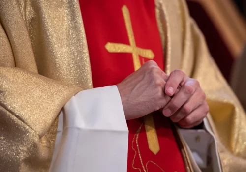 Ksiądz ogłosił, że szuka pracy. „Posprzątam toaletę, pójdę na zmywak”