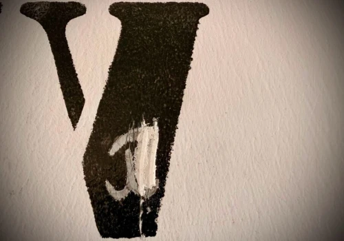 Kotwica wydrapana z nienawiścią. Co dzieje się z Polską?