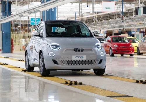 Fiat zwija się z dużego rynku. Sprzedał mniej aut niż Ferrari