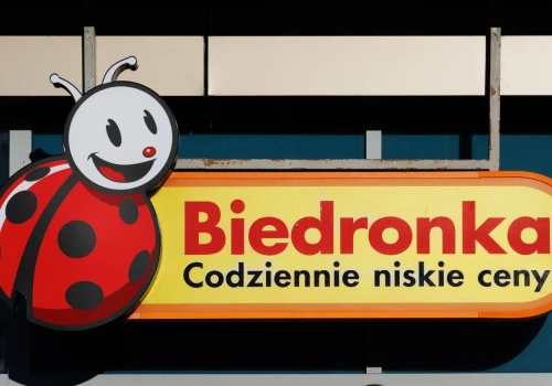 Nowa oferta w Biedronce od poniedziałku. Na półkach pojawią się szkolne hity w niskich cenach