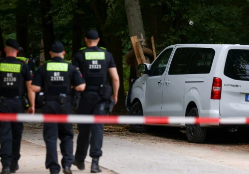Atak na Paradę Równości w Berlinie. Policja: Podejrzewany 21-latek nie żyje