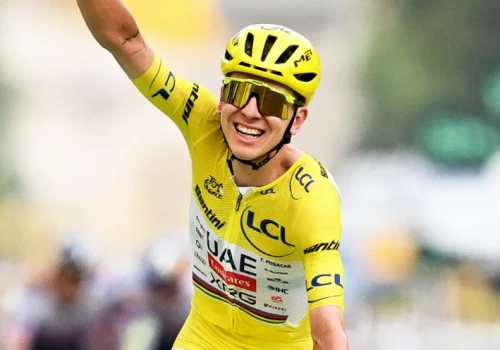 Tadej Pogačar po raz piąty triumfuje w Tour de France. Słoweniec dołączył do grona legend kolarstwa