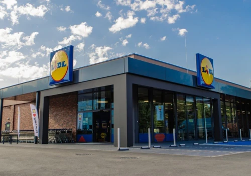 Lidl otworzył 1000. sklep w Polsce. Pracownicy dostaną 1000 zł, ale nie w gotówce