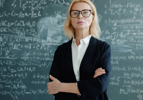 Co 2 minuty szkoła szuka nauczyciela, nawet bez kwalifikacji. Takiego kryzysu jeszcze nie było