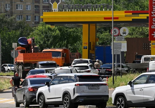 Chcieli kupić benzynę, wpłacili na pomoc Ukrainie. Fałszywe kody QR na Krymie