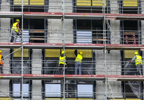 Badanie: już 800 tys. ukraińskich pracowników na polskim rynku, stanowią 68 proc. wszystkich cudzoziemców zatrudnionych w kraju
