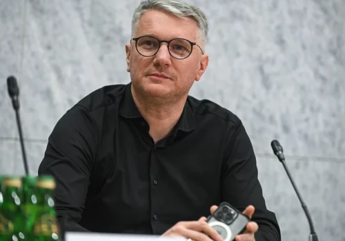 Nie 