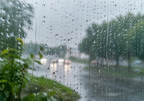 IMGW ostrzega: Dziś zagrzmi. Wiatr do 80 km/h i możliwy grad