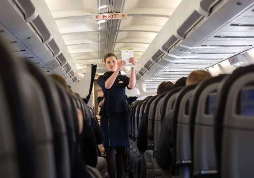 Zarobki stewardessy to nie tylko pensja. Tyle można zarobić w tym zawodzie