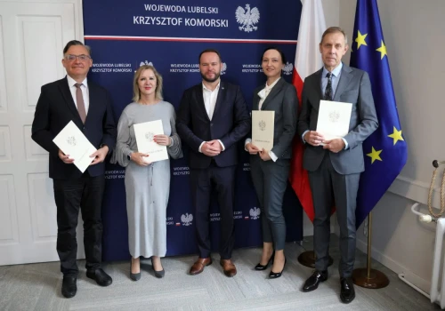 Wojewoda lubelski wręczył cztery powołania konsultantom wojewódzkim