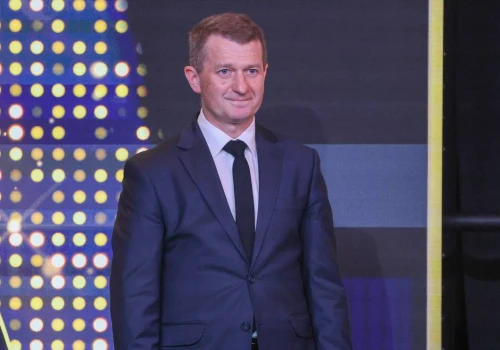 Wrze wokół wiceministra. Zarabiał na kawalerkach, pisze o nich ustawę