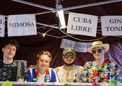 Hawaii Party 2026 w Bystrzycy. 60 ton piasku w Parku PZKO