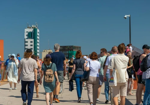 Polacy znów będą żyć dłużej. Do europejskiej czołówki wciąż nam daleko