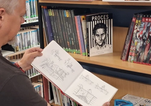Na nowym regale w świnoujskiej Bibliotece Publicznej znalazły się komiksy dla dorosłych