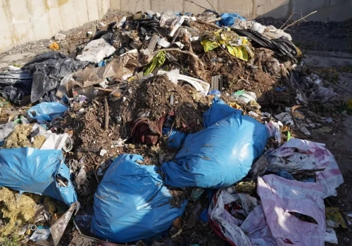 Koniec z podrzucaniem śmieci. LPWiK Wzmacnia zabezpieczenia terenu