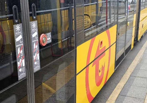 Wielka awaria tramwajowa w Warszawie. Trzy linie zmieniły trasy, zawieszono przystanki
