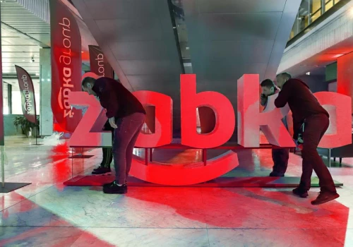 Minus eleven zamiast 7 Eleven, ale zainteresowanych Żabką może być więcej