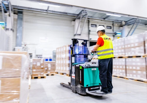 Francuski potentat logistyczny przedłuża umowy, także w Polsce