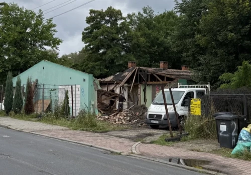 Wyburzają dawną izbę wytrzeźwień. W jej miejscu powstaną apartamenty