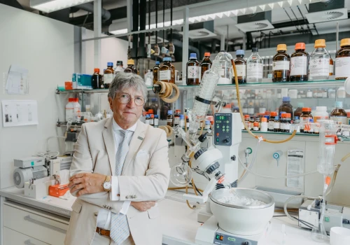 Synteza neosorangicyny A przybliża opracowanie nowego antybiotyku rezerwowego