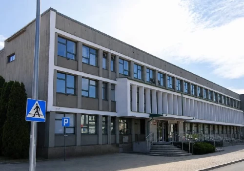Nietrzeźwy kierowca wjechał w grupę pieszych. Sąd Okręgowy w Koninie zdecydował o areszcie