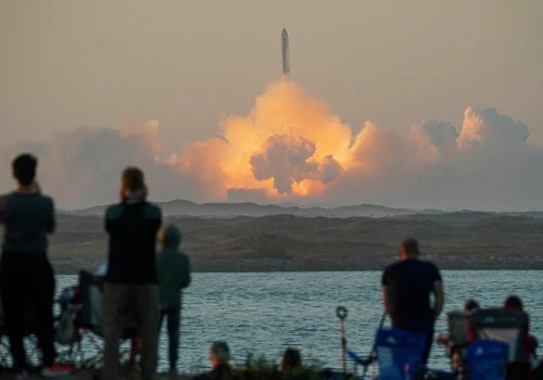 Nowe minimum kursu SpaceX. Udany lot Starship nic nie zmienił