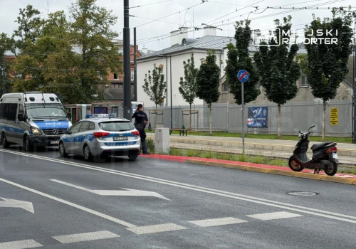 Pościg za skuterem na Mokotowie. Kierowca uderzył w radiowóz
