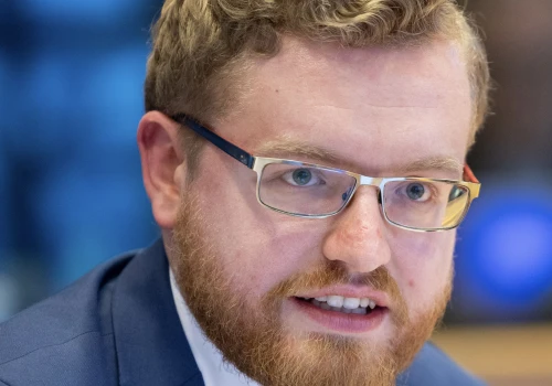 Rząd gwarantuje 400 mln zł na europejską gigafabrykę AI w Polsce