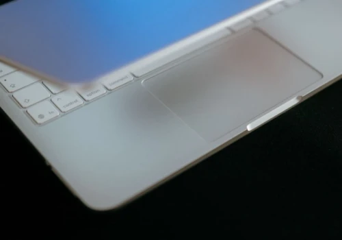 MacBook Ultra: wszystko co wiemy o nowym, najmocniejszym, laptopie Apple
