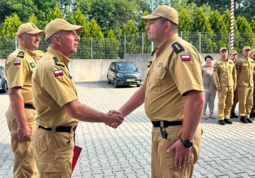 Wyróżnienie w mysłowickiej komendzie. Strażak po służbie uratował życie