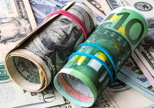 Mocny dolar i drogie euro. Nie ma taryfy ulgowej na rynku walutowym