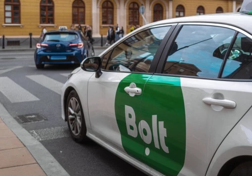 Panek zniknął, Bolt wjeżdża cały na zielono. Warszawa ma nowy carsharing
