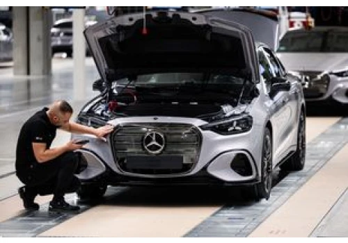 Węgry tanią montownią Mercedesa. Niemcy ograniczają produkcję u siebie