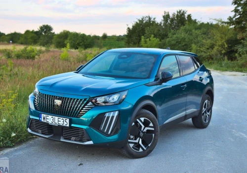 Test: Peugeot 2008 Allure 1.2 mHEV 145 KM – miękka hybryda, twarde lądowanie? Zalety, wady, spalanie i opinie