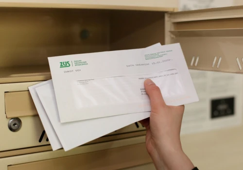 Wcześniejsze wypłaty emerytur w sierpniu. ZUS podał kluczowe daty dla dużej grupy seniorów