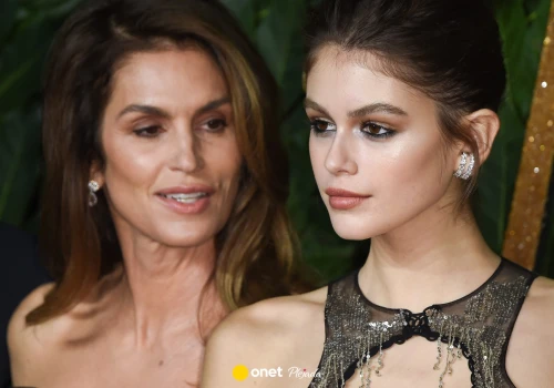 Córka Cindy Crawford cała w prześwitach. Zachwyciła na premierze serialu