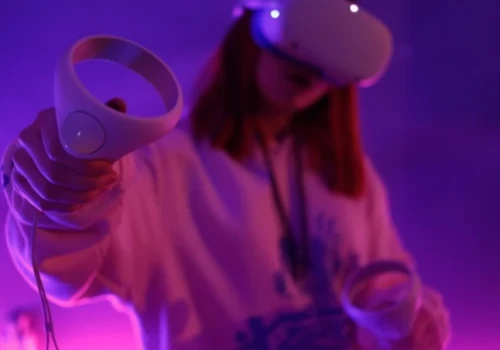VR w edukacji – jak technologia wirtualnej rzeczywistości zmienia sposób nauki dzieci i młodzieży?