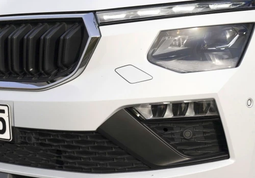 Dealer przecenił Skodę Kamiq o 10 tys. zł. Ma DSG, LED-y i kosztuje nieco więcej niż MG ZS
