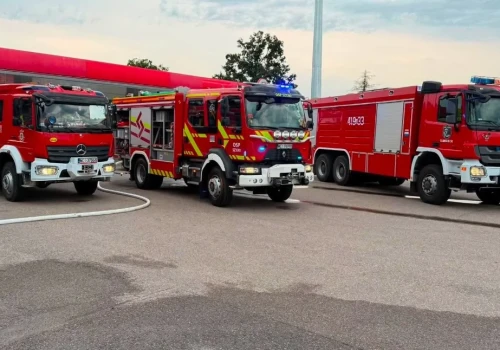 Interwencja straży pożarnej na stacji paliw w powiecie ciechanowskim