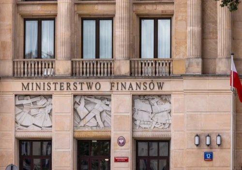 7 miliardów złotych za podwyżki. Ministerstwo pokazało swoje kalkulacje