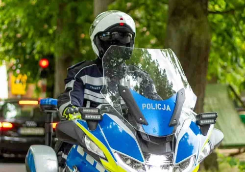 Świebodzin. Policjant miał wolne, a kierujący wielkiego pecha