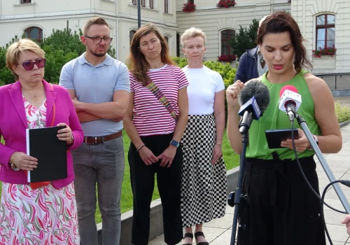 Apelują, aby zanim ruszy budowa kąpieliska w Parku Centralnym zrobić badania. Ratusz nieugięty