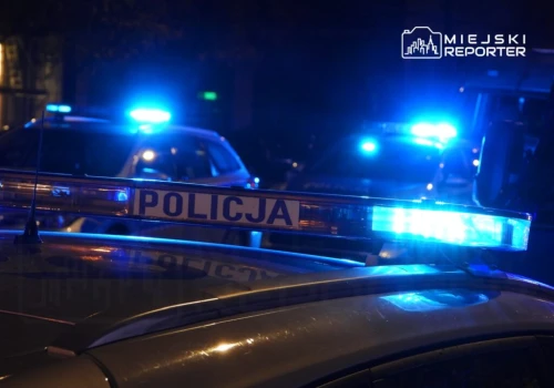Brutalny atak maczetą w Radomiu. Sąsiad niemal odrąbał kobiecie rękę. Napastnik uciekł za granicę