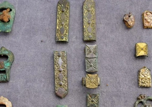 Ten dziwaczny dom spoczął w grobie wraz ze zmarłym. Archeolodzy odkryli niezwykłe schronienie sprzed 1000 lat
