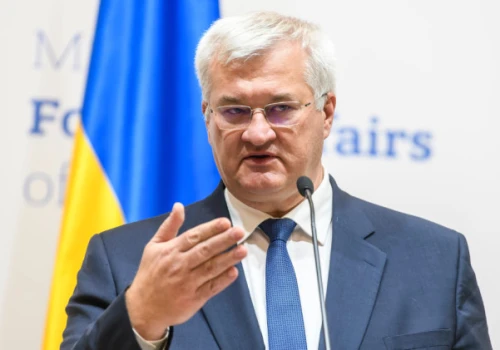 Sybiha zatelefonował do Iranu, by załagodzić napięcia
