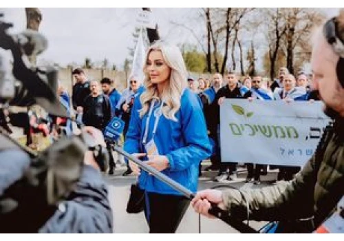 Krakowianka Karolina Bielawska jedzie do Wietnamu na Miss World. Pokazała przez prawie 5 lat, że korona daje możliwości do czynienia dobra