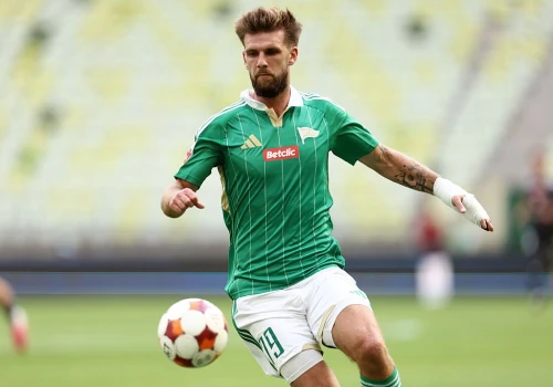 Lechia Gdańsk sprzedaje piłkarza. Nieoczywisty kierunek